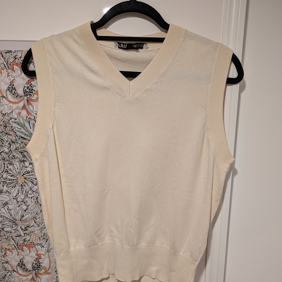 ZARA Plain Knit Sweater Vest Size Small - Picture 2 of 6